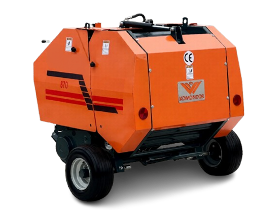 ROTOPRESSA KOMONDOR RKB-850N: Legatura Con Rete (1 Rottolo x 300 Pezzi), 50x70 cm, Sistema Idraulico Integrato, Capacità ≃ 55 Pezzi/Ora, Velocità di Lavoro 2–5 km/h, Peso 392 kg. Garanzia Inclusa, Consegna in Tutta Italia.