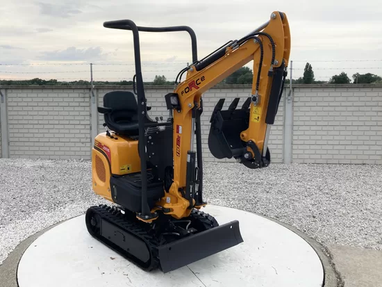 ESCAVATORE FORCE 110 EX PORTATA 10Q BASE ALLARGABILE 