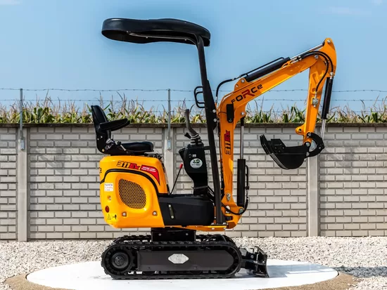 ESCAVATORE FORCE 111 EXPORTATA 11Q  MOTORE KUBOTA BASE ALLARGABILE