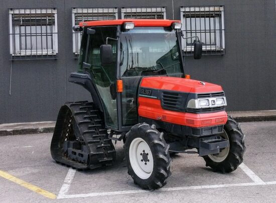 Kubota GL367 Semi Cingolato Idrostatico con Cabina - Attacco 3 Punti, Capacità di Sollevamento 865 kg, In Ottime Condizioni, Con Garanzia