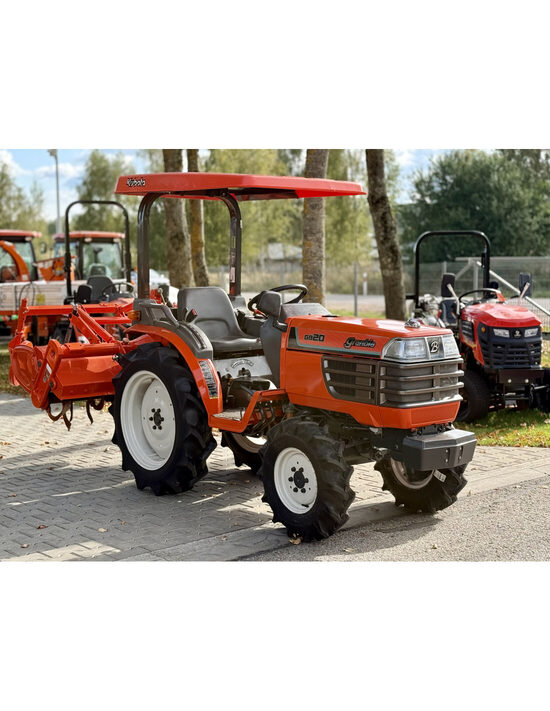 ✅ Kubota GB-20 Trattore Compatto Giapponese Con Tettuccio, 4x4, Motore Diesel 3 cl, 783 Ore di Lavoro, In Ottime Condizioni, Zavorre Incluso, Spedizione in Tutta Italia Con Garanzia 