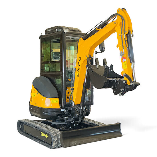 ENZO HT-25J: Mini Escavatore con Cabina Chiusa, Riscaldamento e Aria Condizionata, 2.500 kg, Motore Diesel Quanchai V13-25C51 a 3 Cilindri con Iniezione Elettronica da 18,9 kW, Comandi Pilotati a Joystick, Braccio Brandeggiabile, Scavo fino a 2.450 m