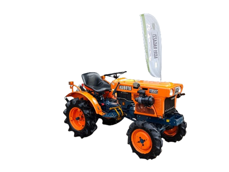 NOVITA! Kubota B6001 No. 141 – Trattore Compatto Diesel 3 Cilindri, 4x4, Con Sollevamento Idraulico, Cardano a 3 Velocità e Garanzia Inclusa.